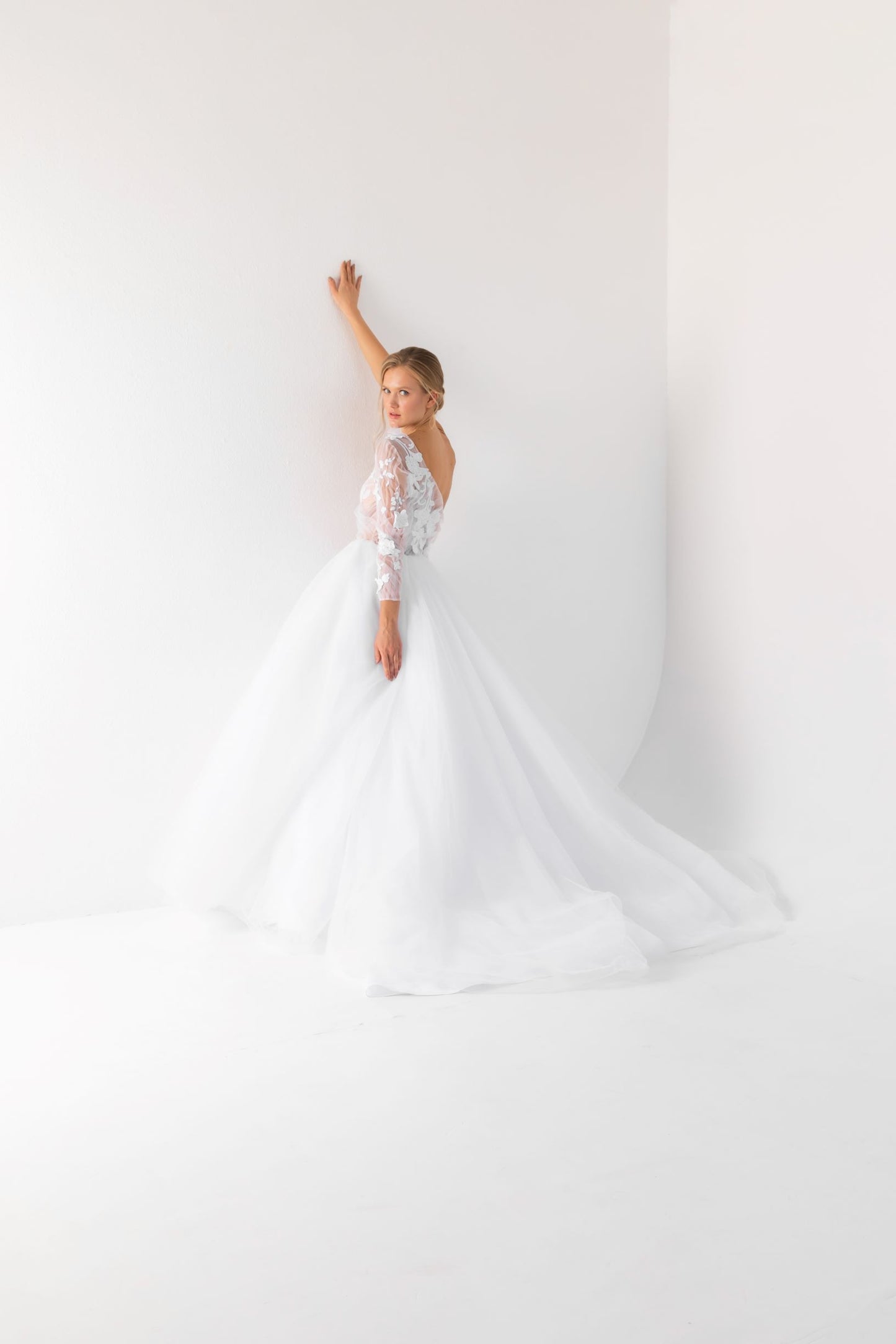 Білосніжна лебідка / сукня