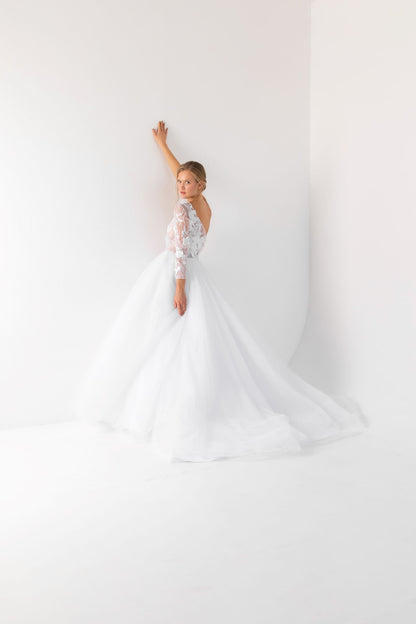 Білосніжна лебідка / сукня