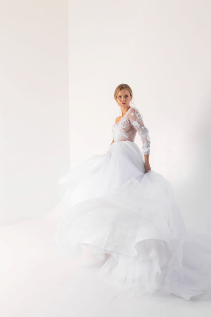 Білосніжна лебідка / сукня